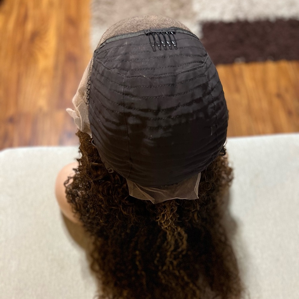 Wig - Picture 9 of 11